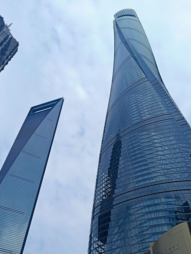 Tall buildings and views 🏙