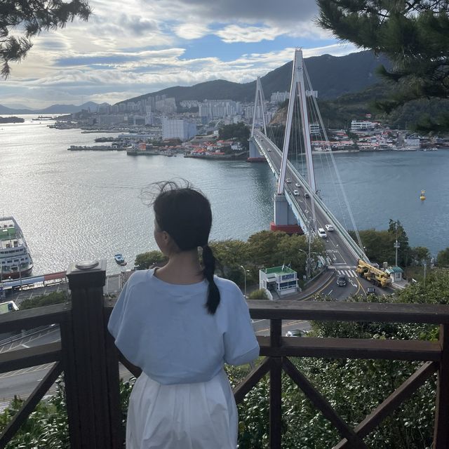 탁트인 뷰에 여수 시내를 한 눈에 볼 수 있는 돌산대교 