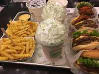 上海必吃美食SHAKE SHACK 