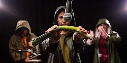 Theatervoorstelling: Niemand weet dat het niet zo is | Reuring Theater | Oldehoofsterkerkhof