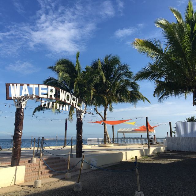 WATER WORLD
