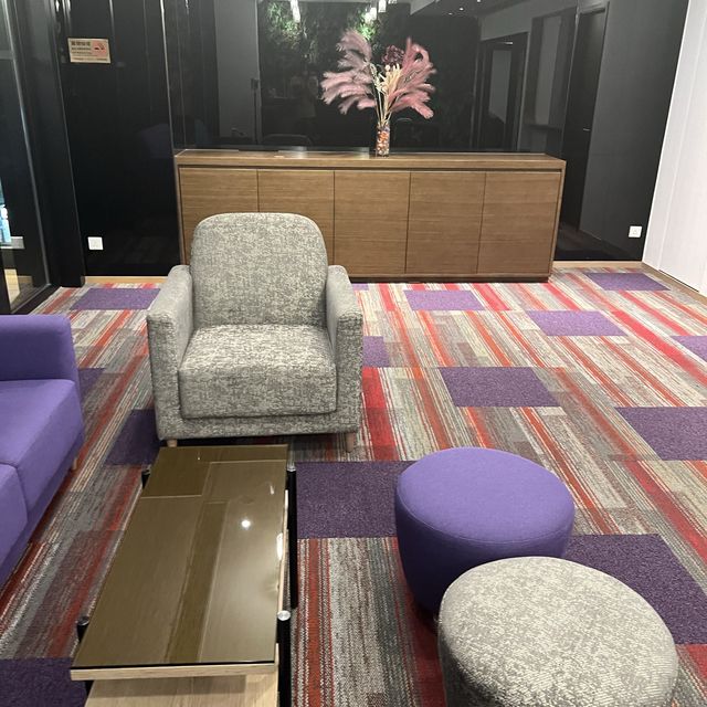 酒店以紫色為主題