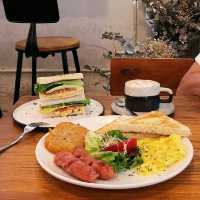 靜靜地嘆個brunch