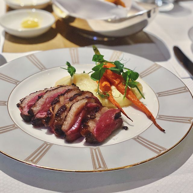St. Regis The Drwaing Room晚餐