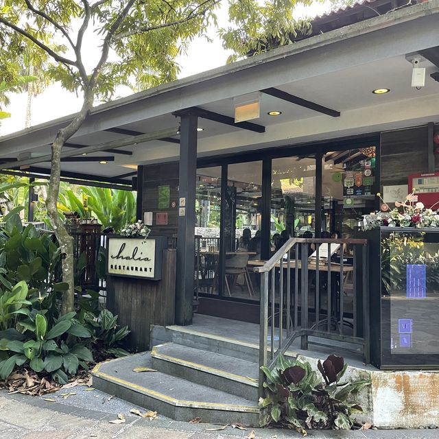 Dine with greenery The Halia, Botanic Gardens