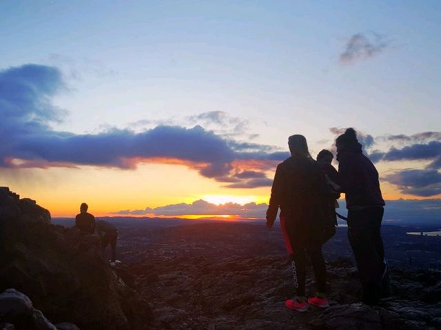 The gorgeous sunset on Arthur's Seat!