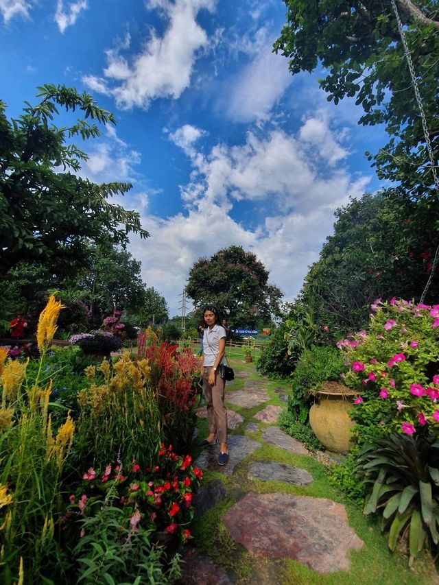 คาเฟ่ที่มีสวนดอกไม้สวยงามมาก🌻💐