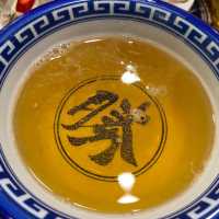 價錢大眾化嘅中泰大排檔