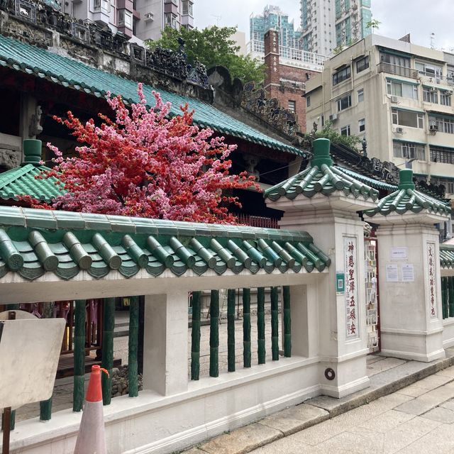 Man Mo Temple on Hollywood Road