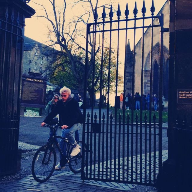 Winters walk through Kirkyard 