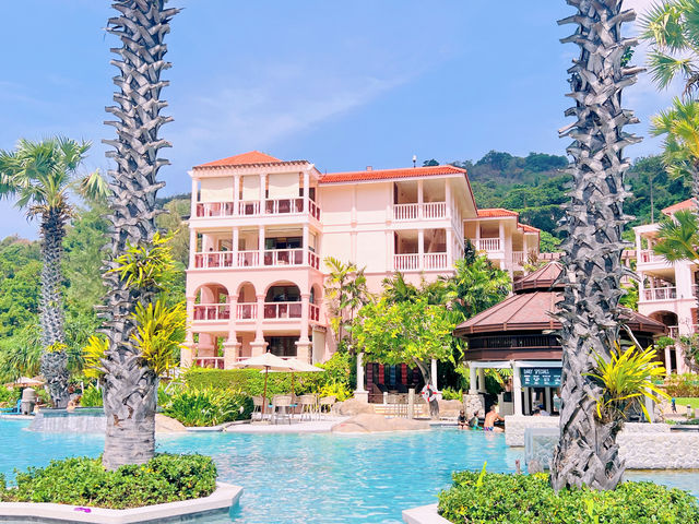 Phuket | Pink Beach Day at Bubble Hotel