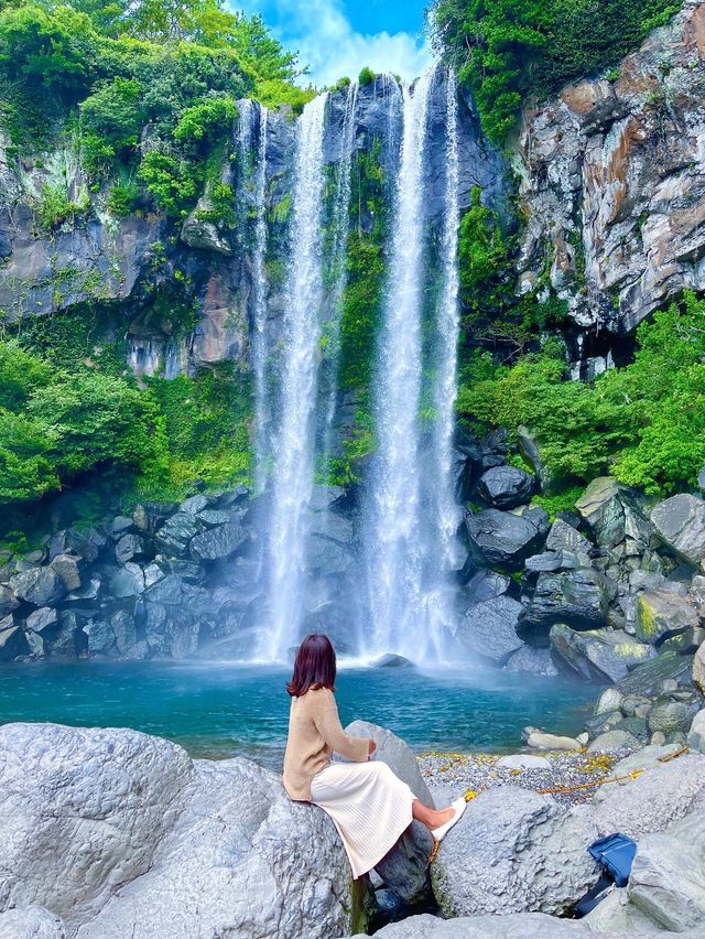 제주도 3대 폭포 중 하나인 정방폭포🌊