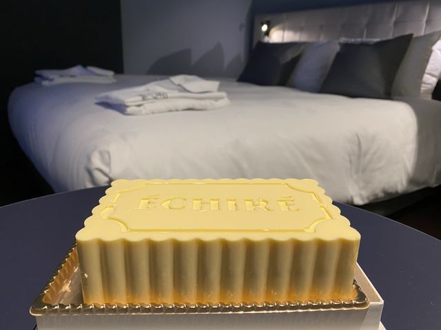 バターたっぷり絶品クロワッサンとバターケーキ