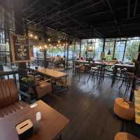 Edensor Hills Villa & Cafe, Sentul