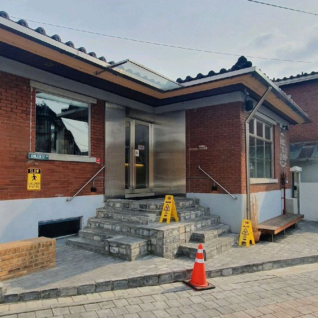 행리단길 뉴욕 감성 피자, 존앤진피자펍 행궁본점