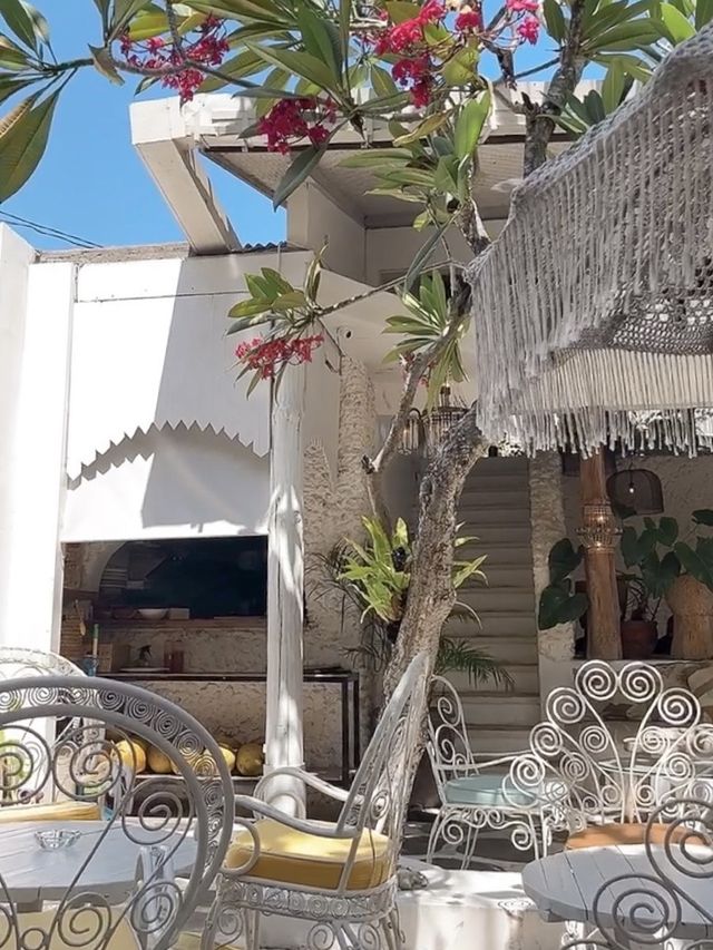 발리 카페는 왜 이렇게 다 예쁜거죠? 동화속 같은 발리 스미냑 카페🌸