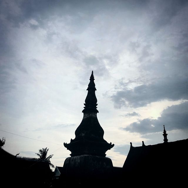 Largest Buddhist temple In luang prabnag 