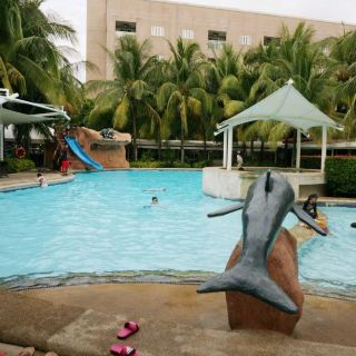 🛝 Manila Suburb Travel - Subic Hotel - Moonbay Marina The Villas Pool