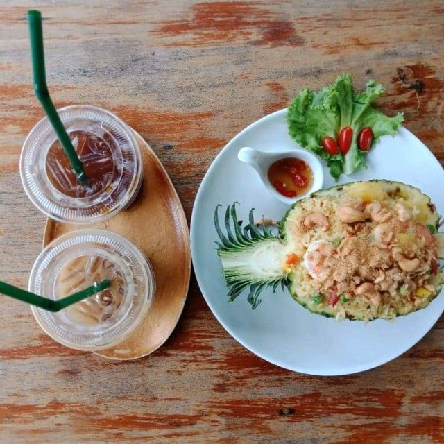 ชายสมัยคาเฟ่ 2498  คาเฟ่ไนสวน