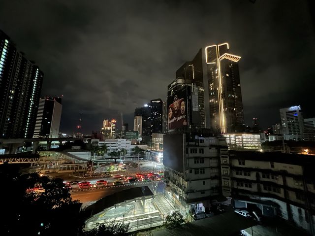 โรงแรม เอฟเอ็กซ์ เมโทรลิงค์ มักกะสัน