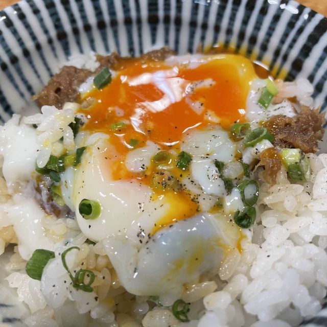 おもろまちの沖縄そば『ゆうなみ』