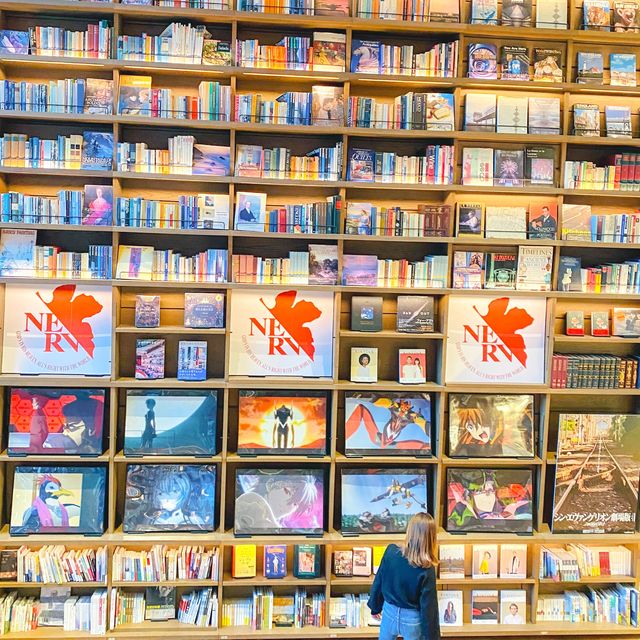 圧巻の本棚！！枚方Tサイト 蔦屋書店