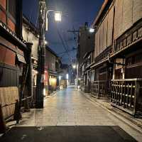 【京都】ライトアップが美しい夜の祇園