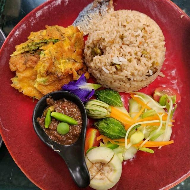คาเฟ่ บาหลี 81 Cafe ลพบุรี