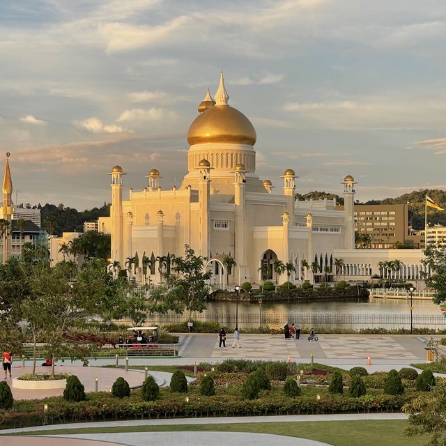 Beautiful Mosque in Brunei 
