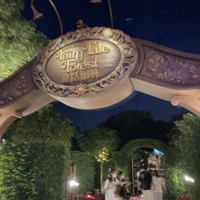 where is the Christmas choice? Disneyland Hong Kong?