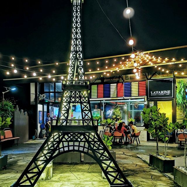 Dinner at La'Farine Café