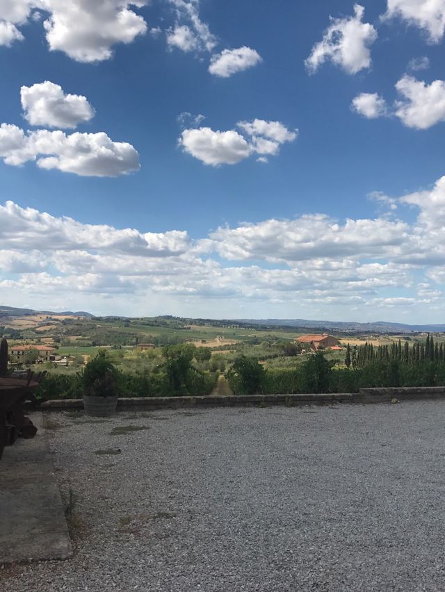 Going to Cantine- Winery in Montepulciano 