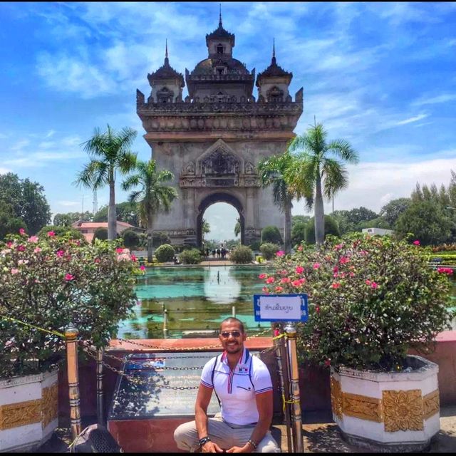 Patuxay Victory Monument 