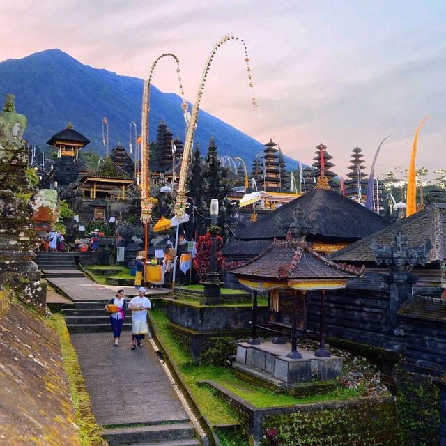 BASAKIH TEMPLE, BALI