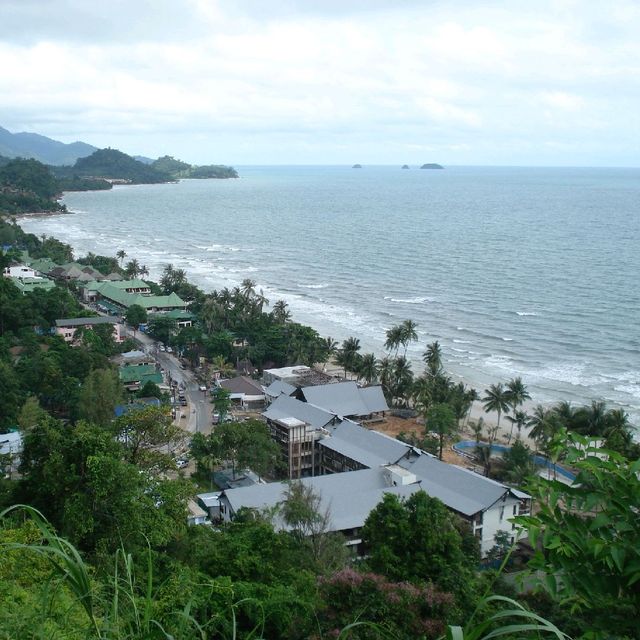 เกาะช้าง ยักษ์ใหญ่ในอ่าวไทย
