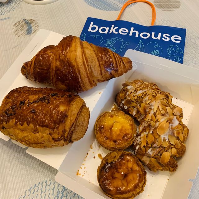 尖沙咀超人氣麵包店🥨🥖🥯門口人龍絡繹不絕