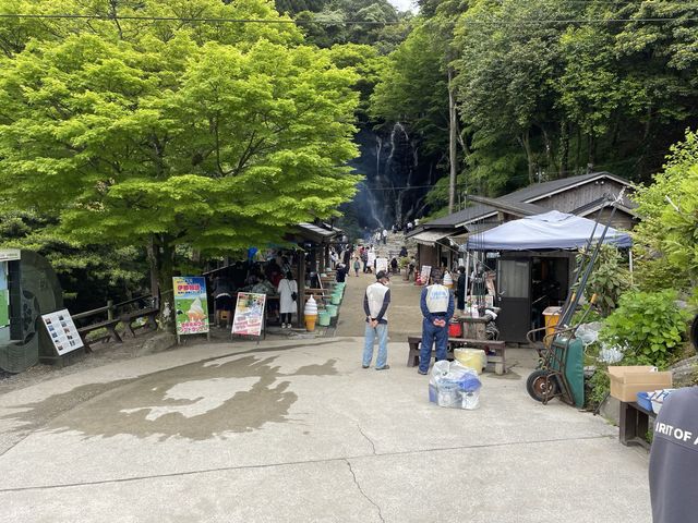 マイナスイオンたっぷり『白糸の滝』