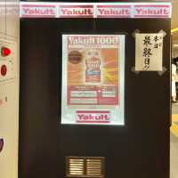 ヤクルト1000が銀座線日本橋駅に出現！