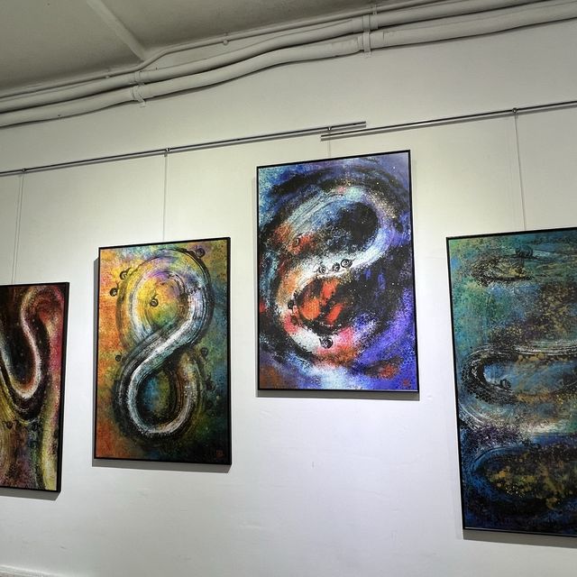 結合東方與西方的畫展！
