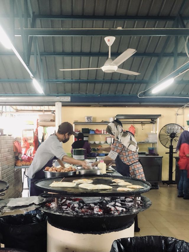 ; ROTI CANAI DAPUR ARANG, MALACCA.🧂