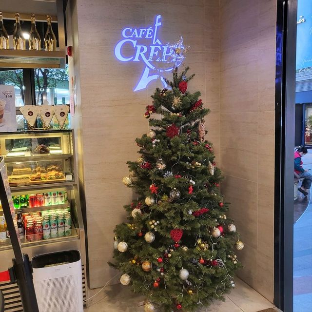 人氣甜品可麗餅咖啡店