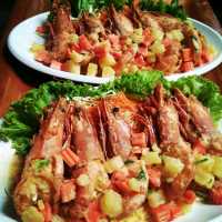Papaya Mom (ส้มตำเข็มทอง) 