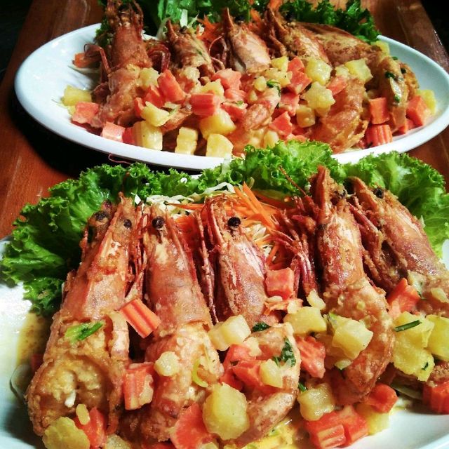 Papaya Mom (ส้มตำเข็มทอง) 