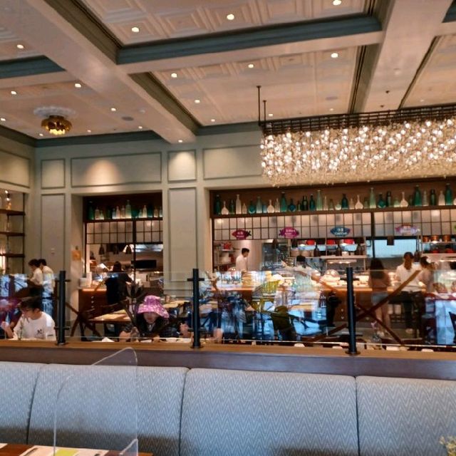 迪士尼探索家酒店夏至 Staycation