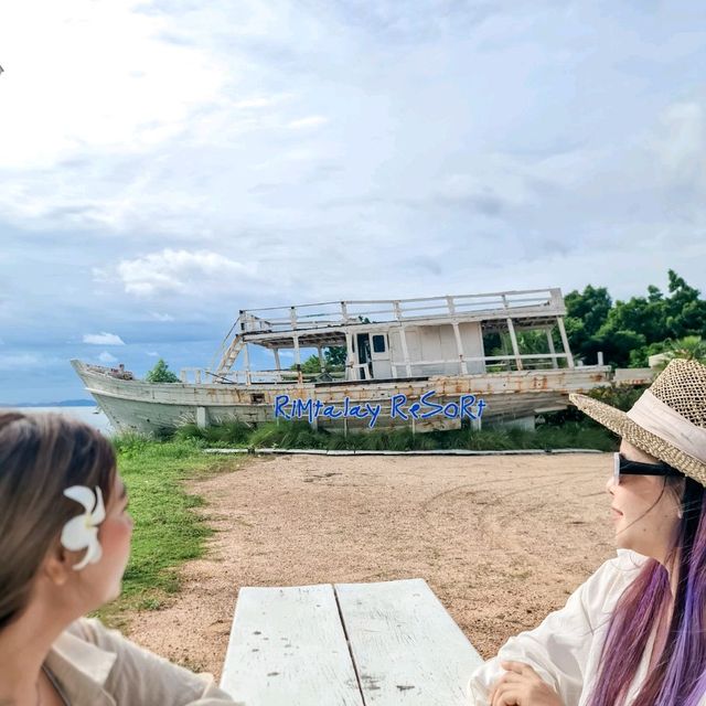 ที่พักสวยสุดมินิมอลริมทะเลเกาะล้าน 〰️