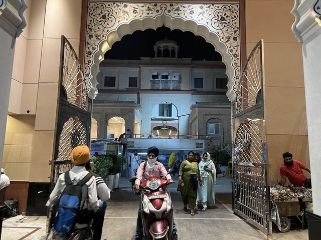 Gurudwara Sis Ganj - New Delhi