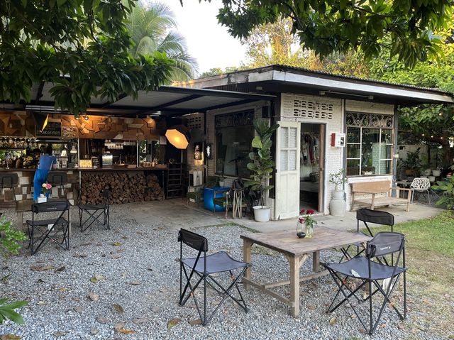 เจริญบาร์ coffee&cocktail เชียงดาว