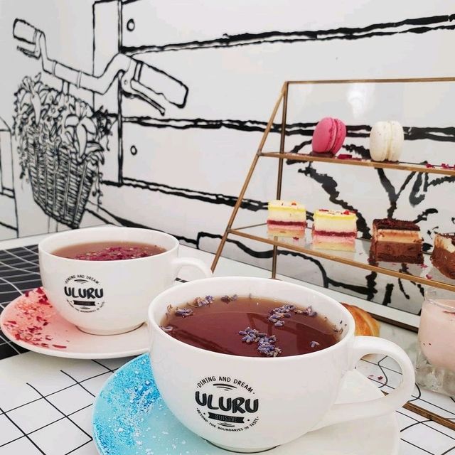  【下午茶青蛙：跳到黑白特色餐廳】