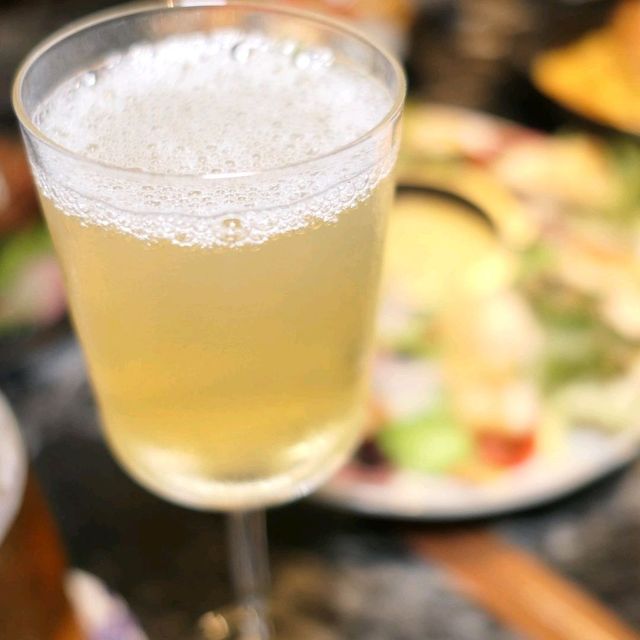 世貿超狂餐酒館隱寺餐酒館，香爐、涼亭、藥櫃全搬進餐廳內！