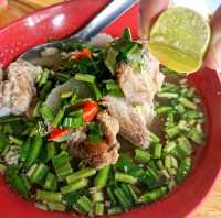 กระเพราหอม ร้านอาหารตามสั่งรสจัดจ้าน